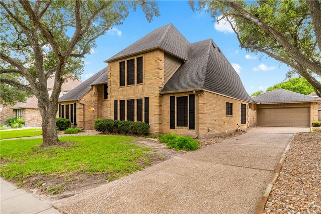 4705 Schwerin Lake Dr, Corpus Christi, TX 78413