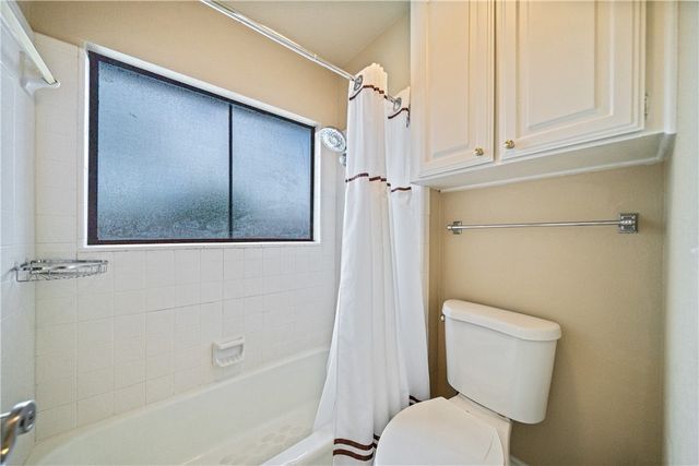4705 Schwerin Lake Dr, Corpus Christi, TX 78413