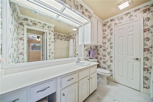 4705 Schwerin Lake Dr, Corpus Christi, TX 78413