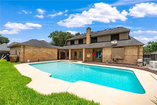 4705 Schwerin Lake Dr, Corpus Christi, TX 78413
