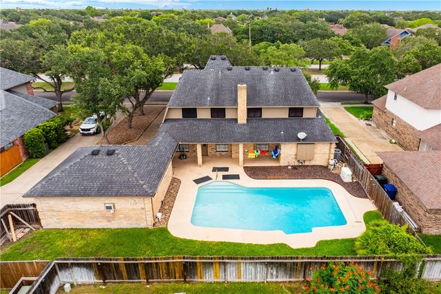 4705 Schwerin Lake Dr, Corpus Christi, TX 78413