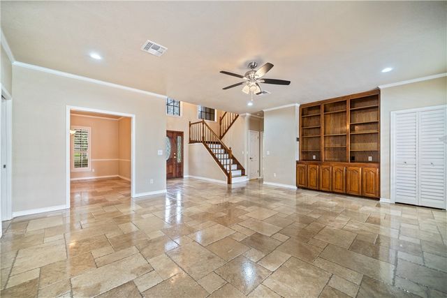 4705 Schwerin Lake Dr, Corpus Christi, TX 78413
