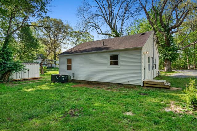 705 Williams Ln, Clarksville, TN 37040