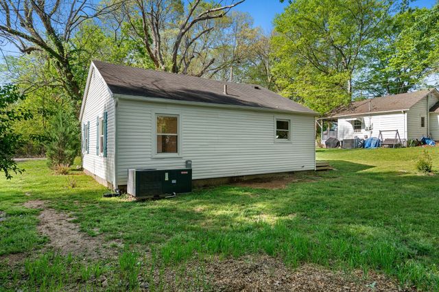 705 Williams Ln, Clarksville, TN 37040