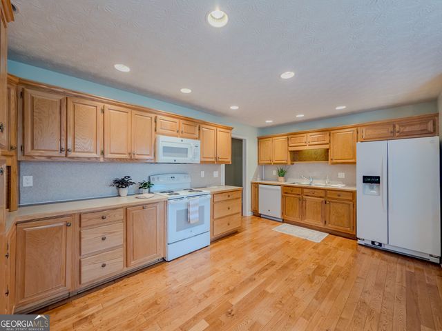 249 Legacy Drive, Hoschton, GA 30548
