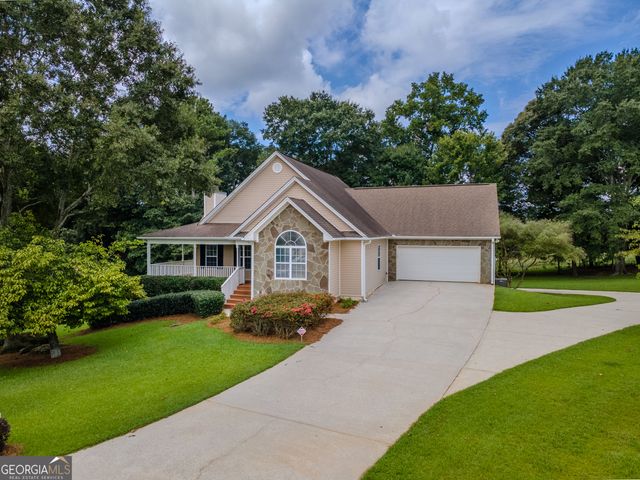 249 Legacy Drive, Hoschton, GA 30548