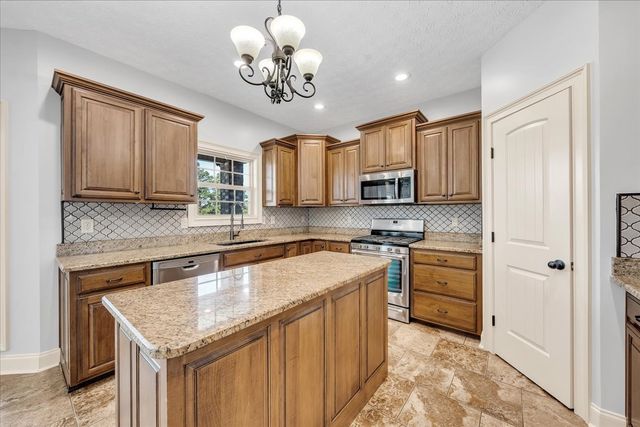 71 Lancaster St, Hillsboro, TN 37342