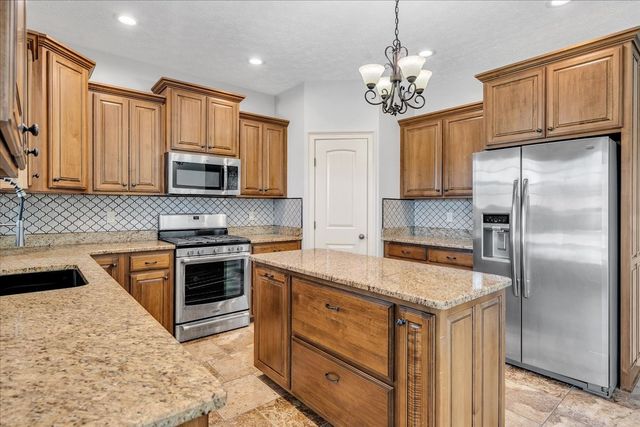 71 Lancaster St, Hillsboro, TN 37342