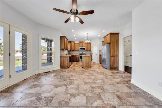 71 Lancaster St, Hillsboro, TN 37342