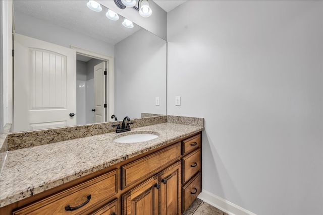 71 Lancaster St, Hillsboro, TN 37342