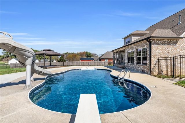 71 Lancaster St, Hillsboro, TN 37342