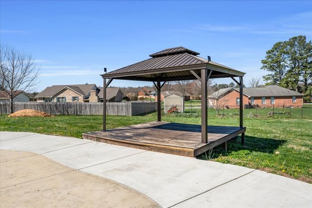 71 Lancaster St, Hillsboro, TN 37342