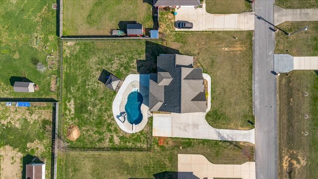 71 Lancaster St, Hillsboro, TN 37342