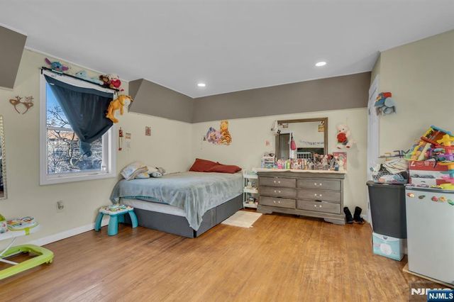 297 Hamilton Place, Hackensack, NJ 07601