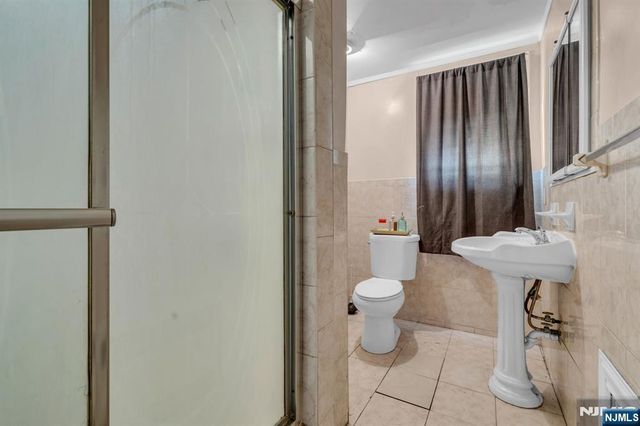 297 Hamilton Place, Hackensack, NJ 07601