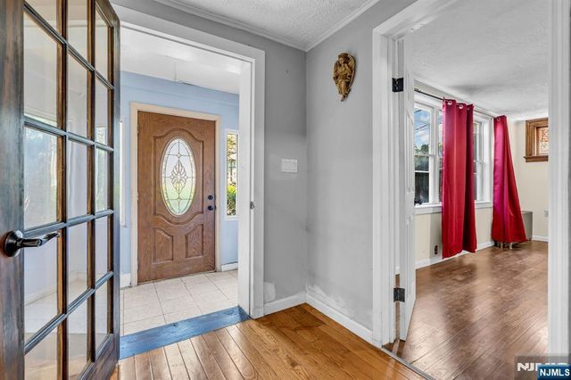 297 Hamilton Place, Hackensack, NJ 07601