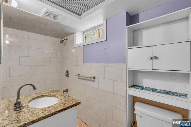 297 Hamilton Place, Hackensack, NJ 07601