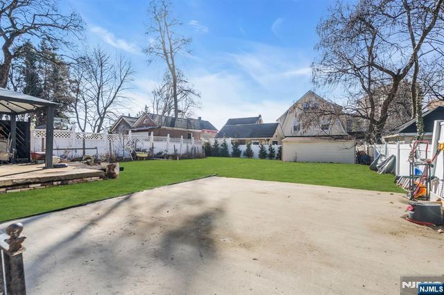 297 Hamilton Place, Hackensack, NJ 07601