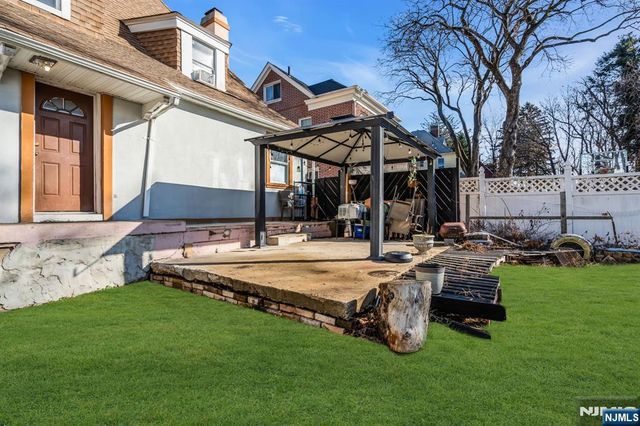 297 Hamilton Place, Hackensack, NJ 07601