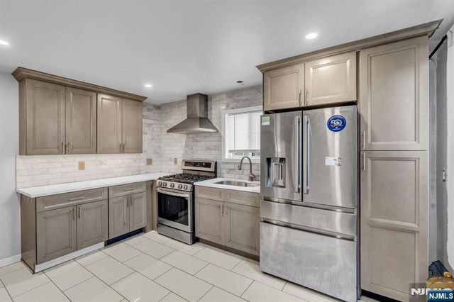 297 Hamilton Place, Hackensack, NJ 07601