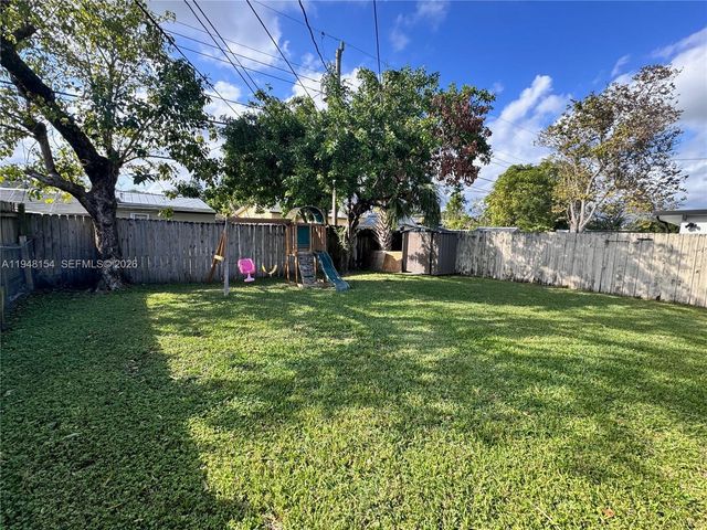 1951 SW 67th Ter, North Lauderdale, FL 33068