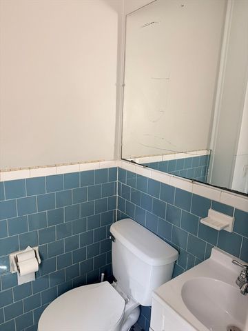 42 Pacific 2L, Rockland, MA 02370