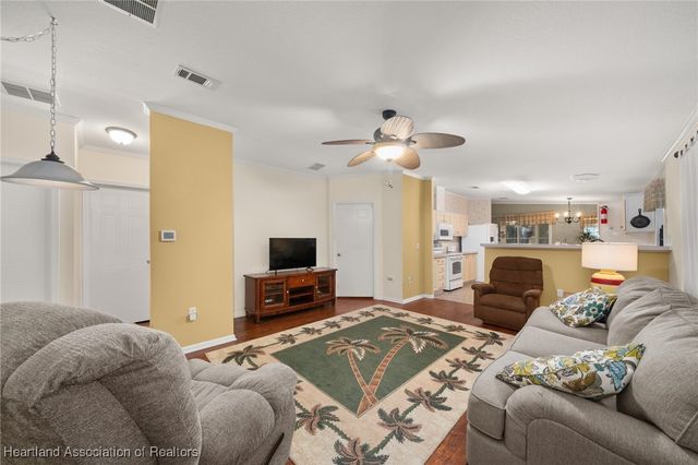 124 Sunbird Square, Sebring, FL 33872