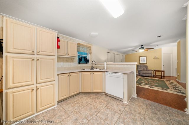 124 Sunbird Square, Sebring, FL 33872