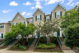 2426 Courtyard Circle 3, Aurora, IL 60506