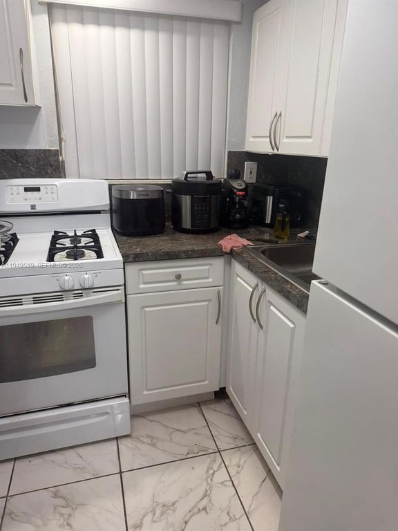 350 E 21st Street 108, Hialeah, FL 33010
