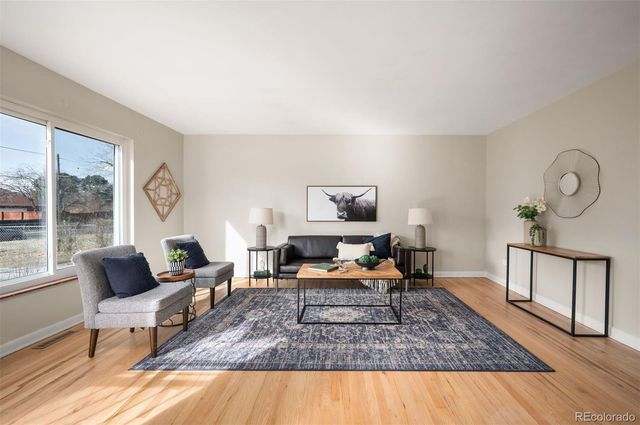 2540 Magnolia Street, Denver, CO 80207