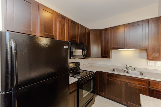 1744 E 69TH Street 205, Chicago, IL 60649