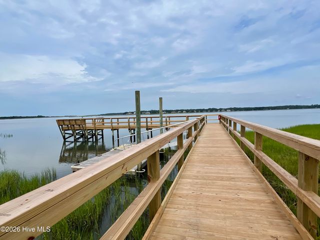 834 Blue Gill Court SE, Bolivia, NC 28422