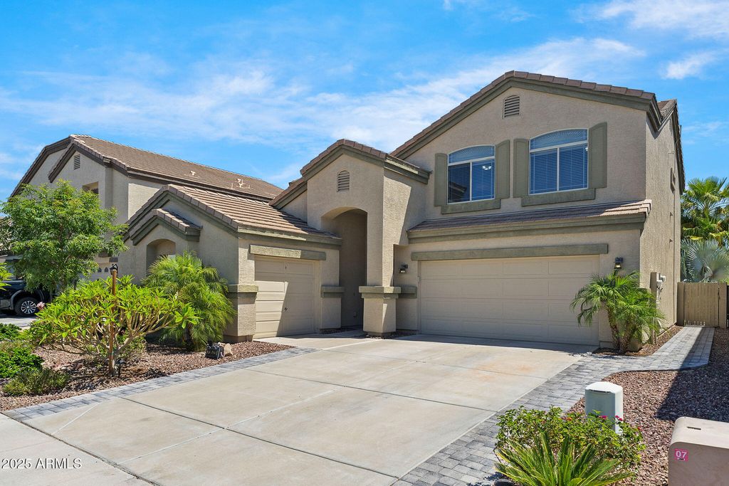 Image 12 of property listing at 23523 N 117TH Drive, Sun City, AZ 85373