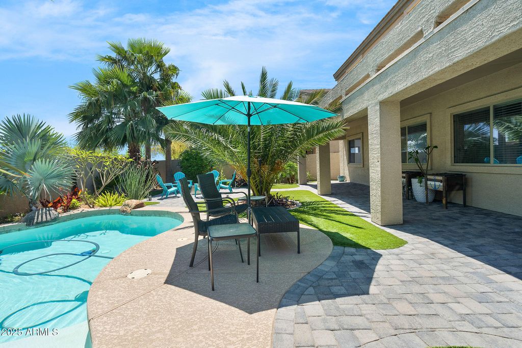 Image 4 of property listing at 23523 N 117TH Drive, Sun City, AZ 85373