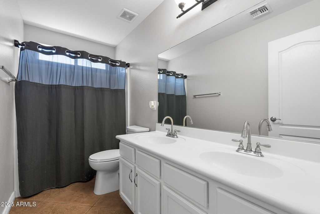 Image 42 of property listing at 23523 N 117TH Drive, Sun City, AZ 85373