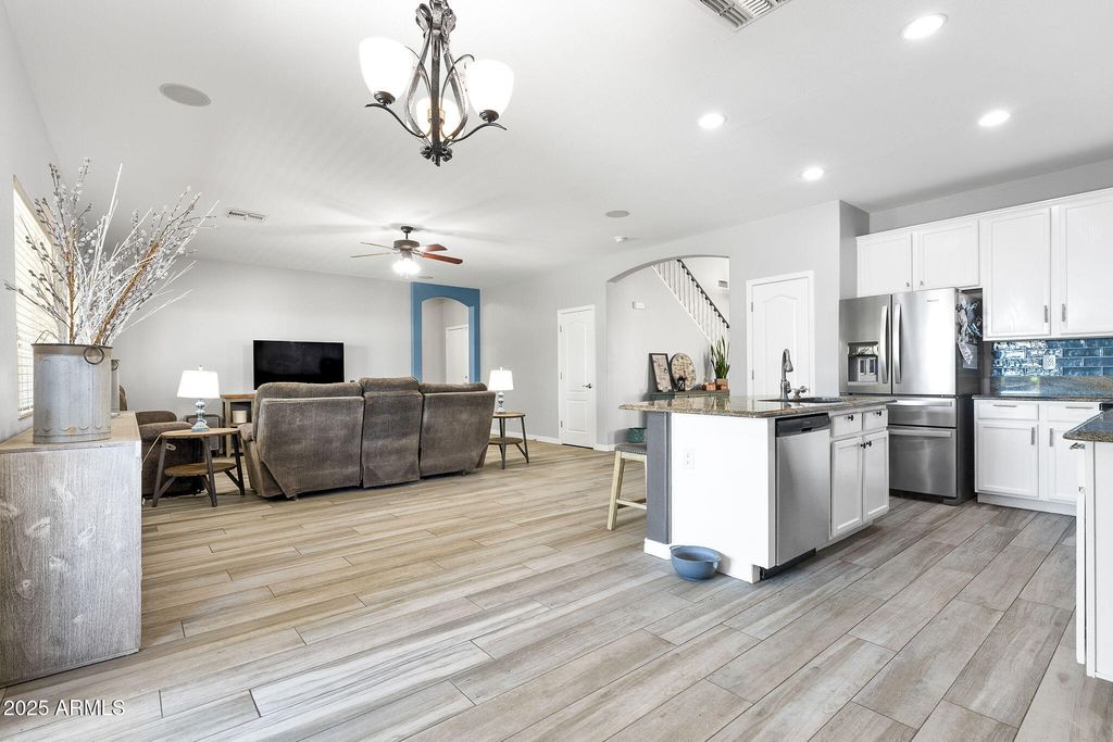 Image 6 of property listing at 23523 N 117TH Drive, Sun City, AZ 85373