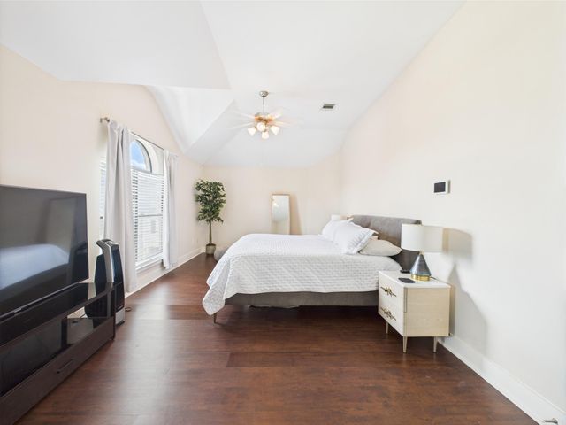 5810 Darling Street F, Houston, TX 77007