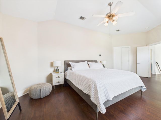 5810 Darling Street F, Houston, TX 77007