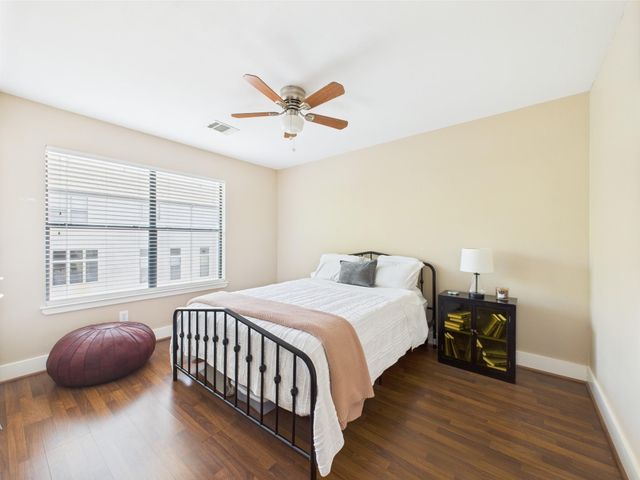 5810 Darling Street F, Houston, TX 77007