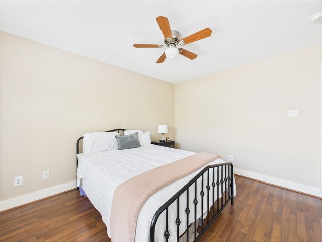 5810 Darling Street F, Houston, TX 77007
