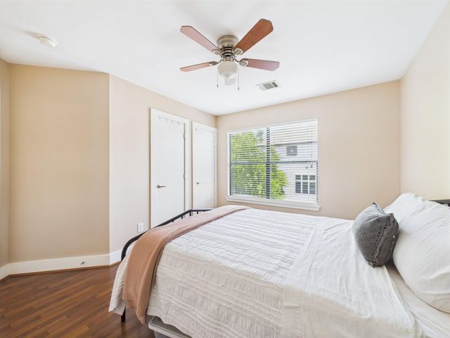 5810 Darling Street F, Houston, TX 77007