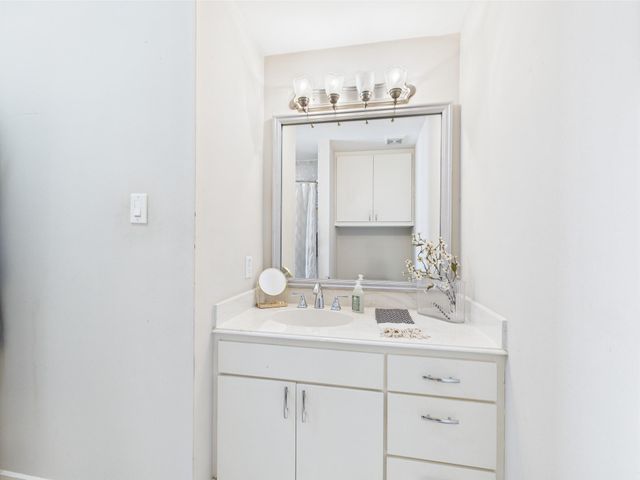 5810 Darling Street F, Houston, TX 77007