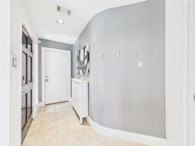 5810 Darling Street F, Houston, TX 77007