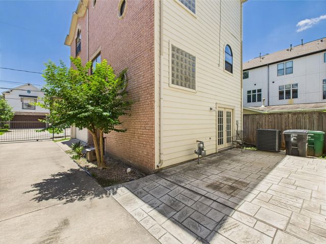 5810 Darling Street F, Houston, TX 77007