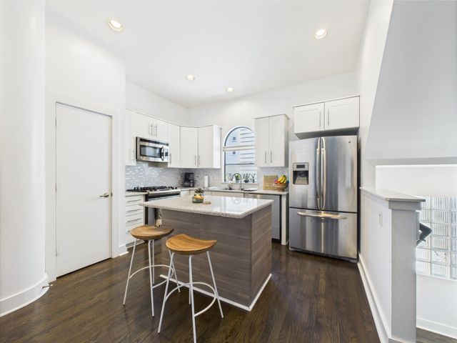 5810 Darling Street F, Houston, TX 77007