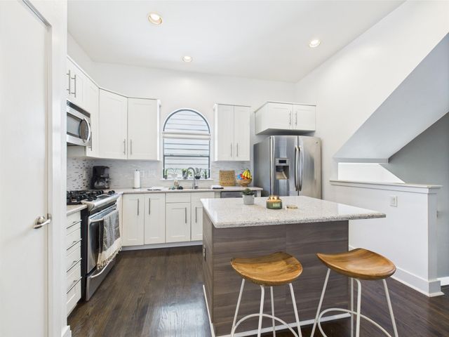 5810 Darling Street F, Houston, TX 77007