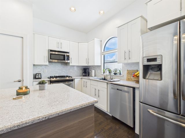 5810 Darling Street F, Houston, TX 77007