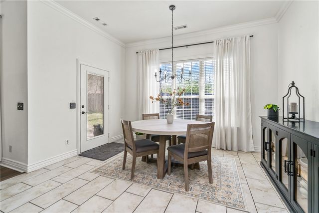 207 N Angel Falls Lane, Springdale, AR 72762