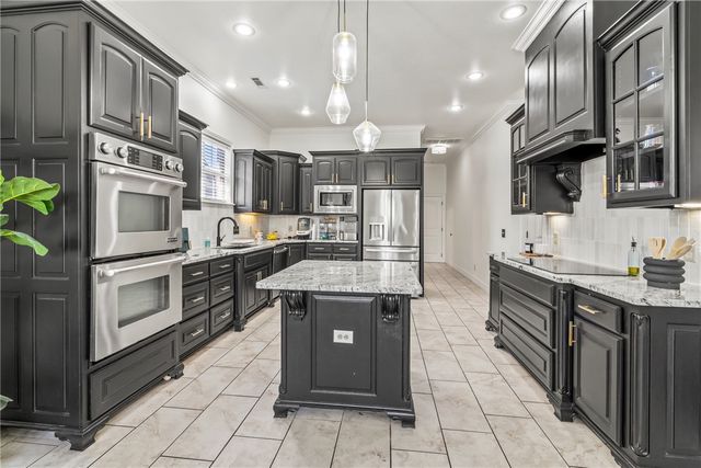 207 N Angel Falls Lane, Springdale, AR 72762